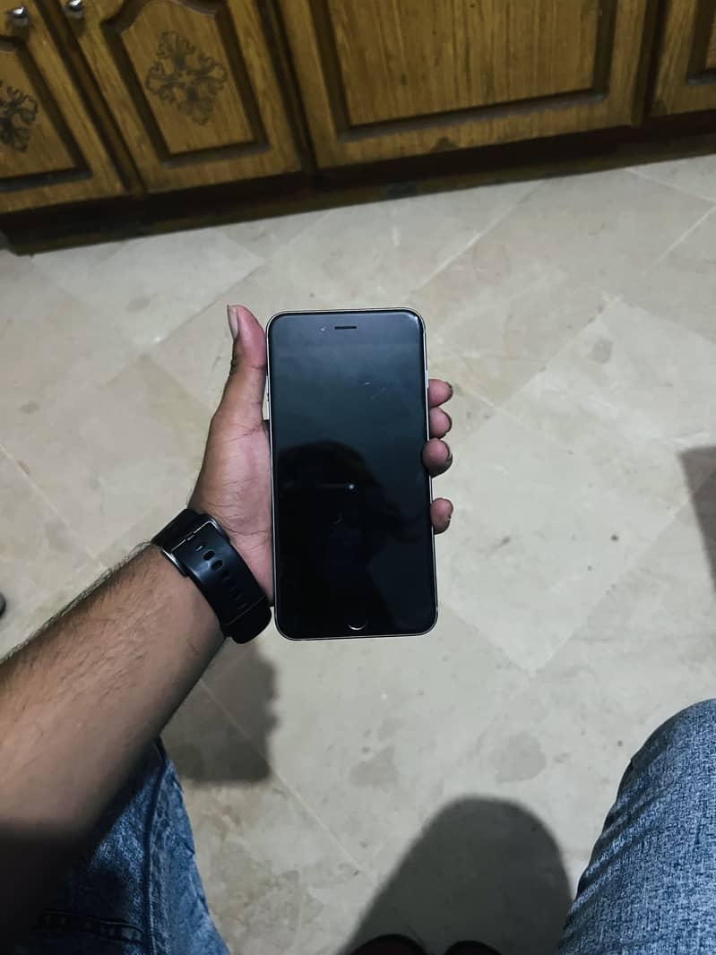 Apple iPhone 6 Plus 3
