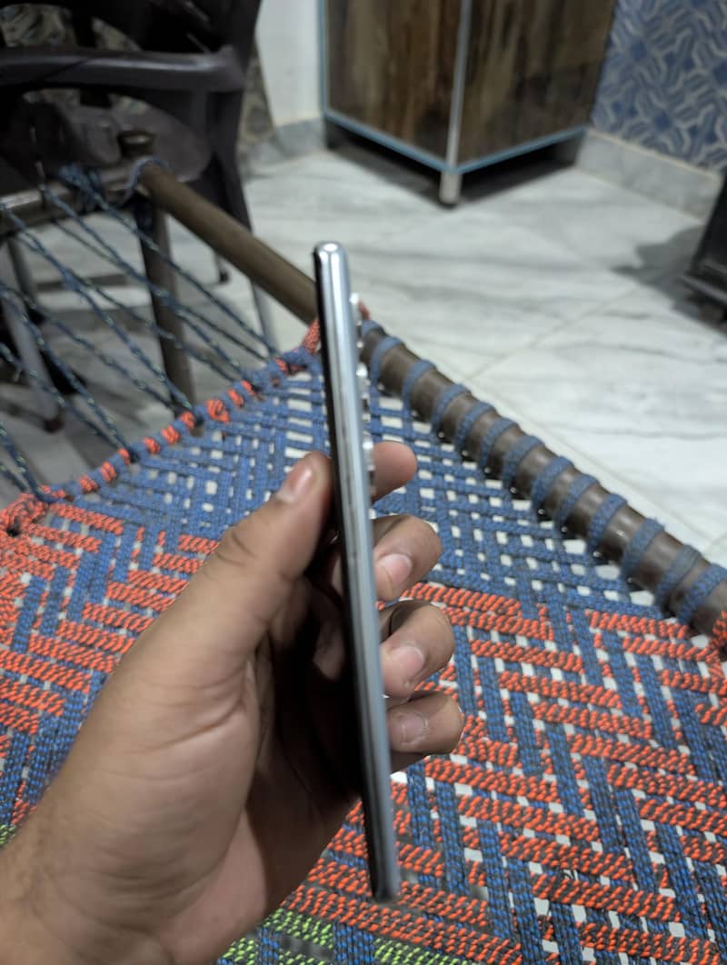 Tecno CAMON 40 Pro Full Box 3