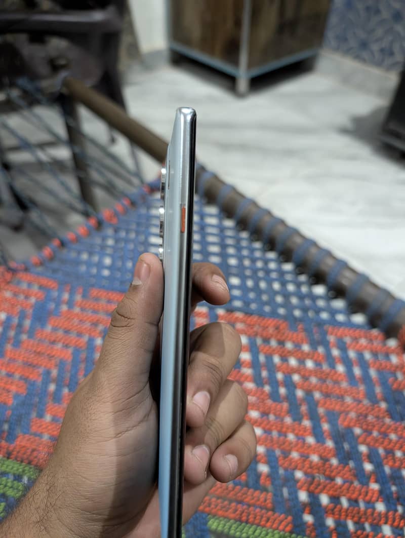 Tecno CAMON 40 Pro Full Box 4