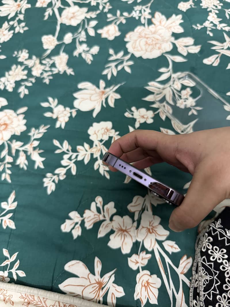 iPhone 14 Pro jv 2