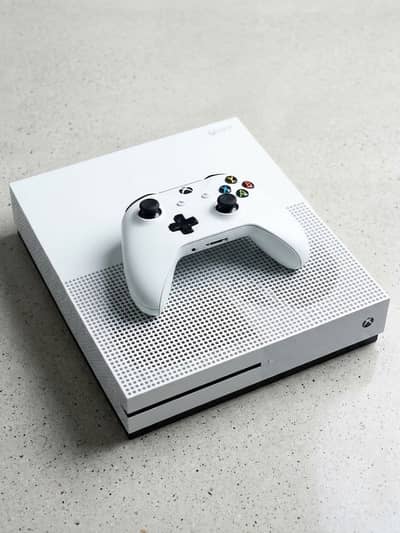 XBOX ONE S - 1TB
