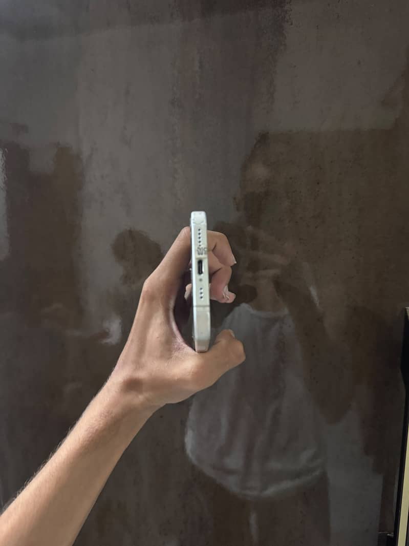 Apple iPhone 17 4
