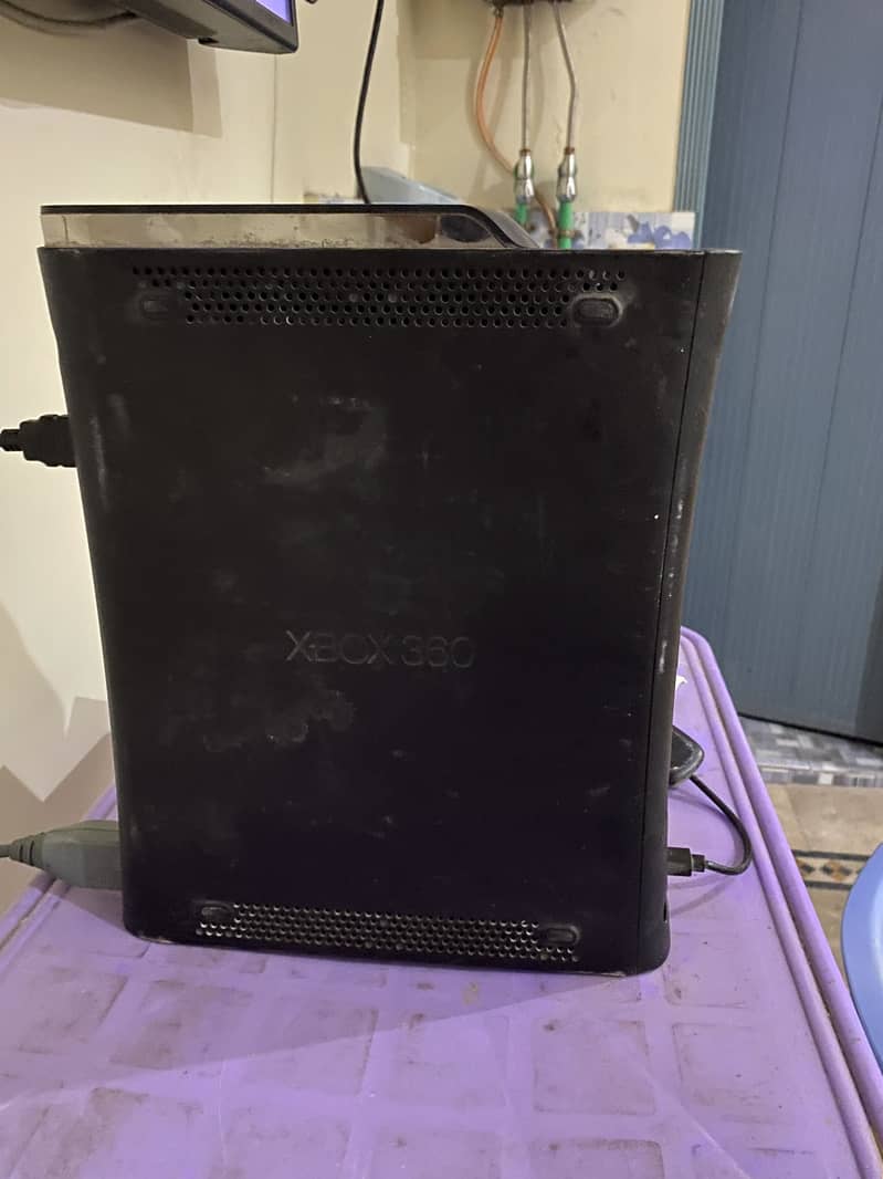 Xbox 360 with One Original Controller 2