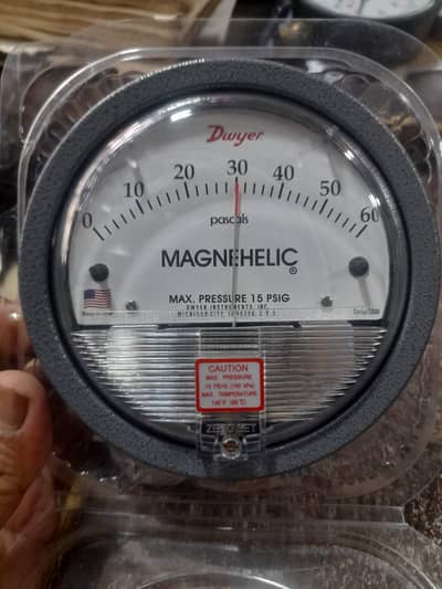 Megnihalic pressure gauge for pharmaceuticals Rooms