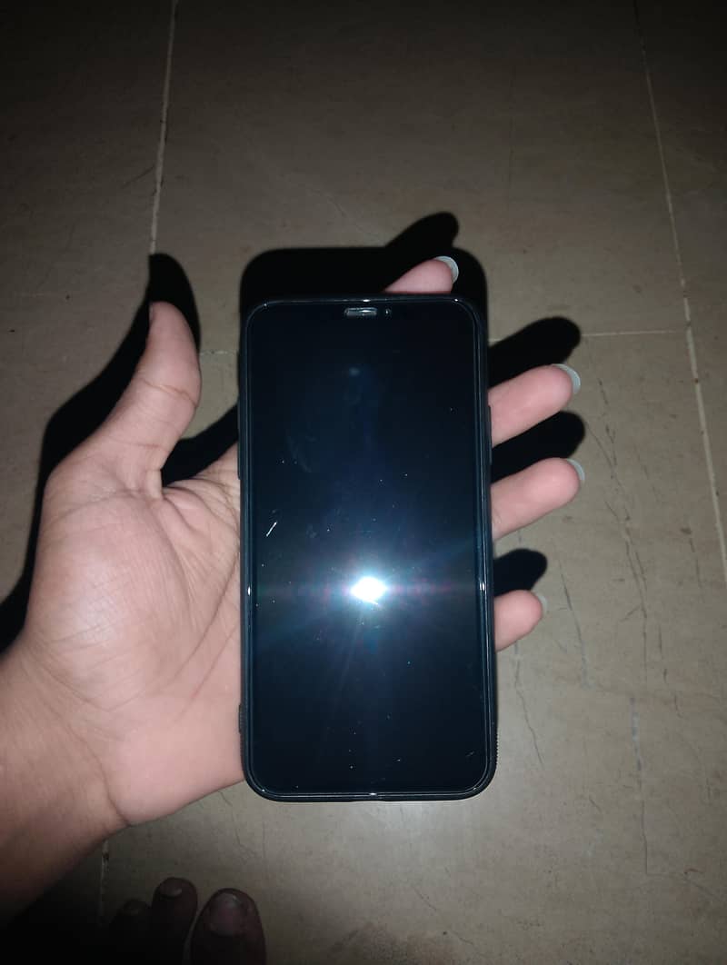 Apple iPhone XS 1