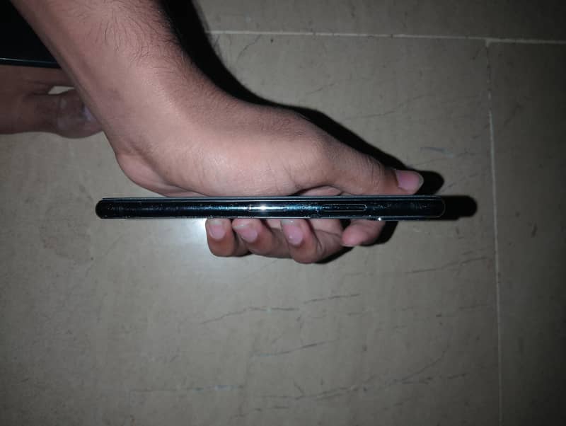 Apple iPhone XS 3