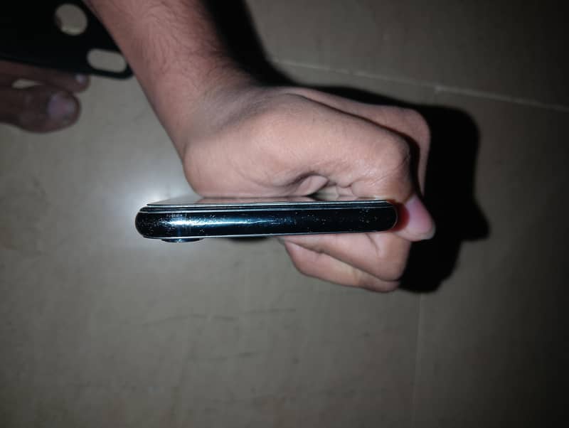 Apple iPhone XS 5