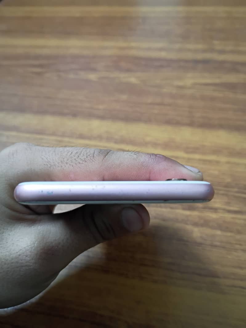 Apple iPhone 6S 4