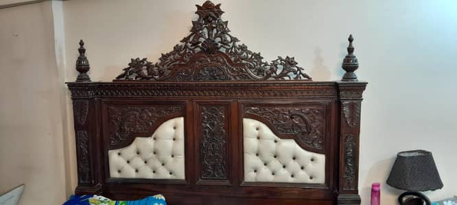 Chinioti wood 4 pcs bed call me at 03402044824