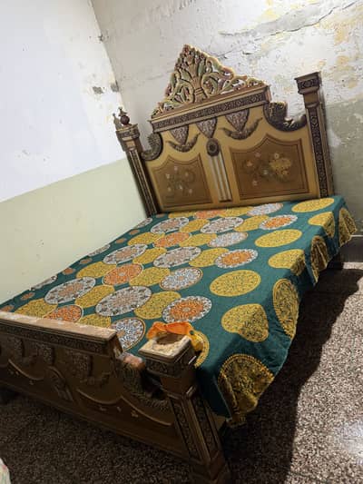 Double Bed (King or Queen Size)