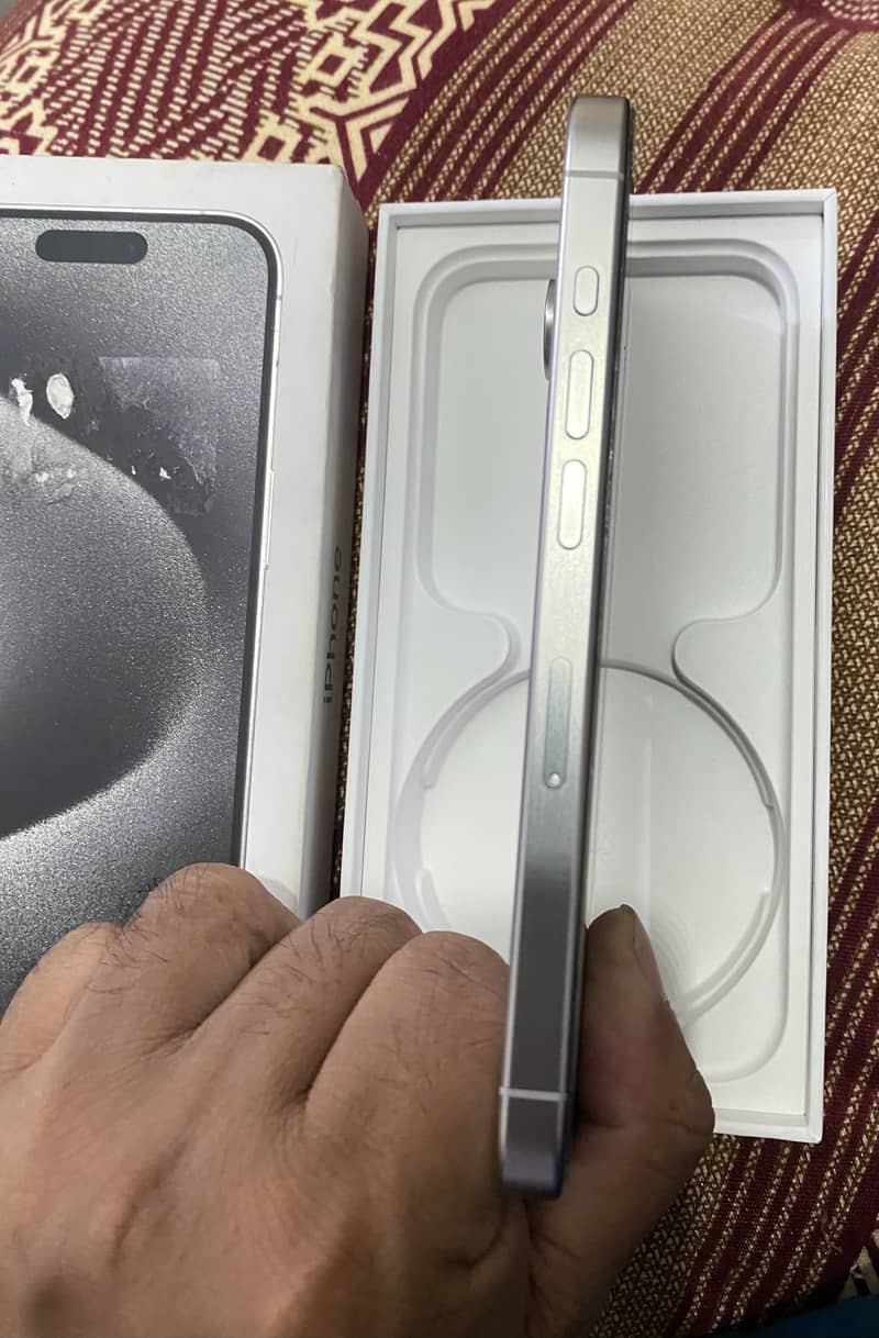 Apple iPhone 15 Pro 2