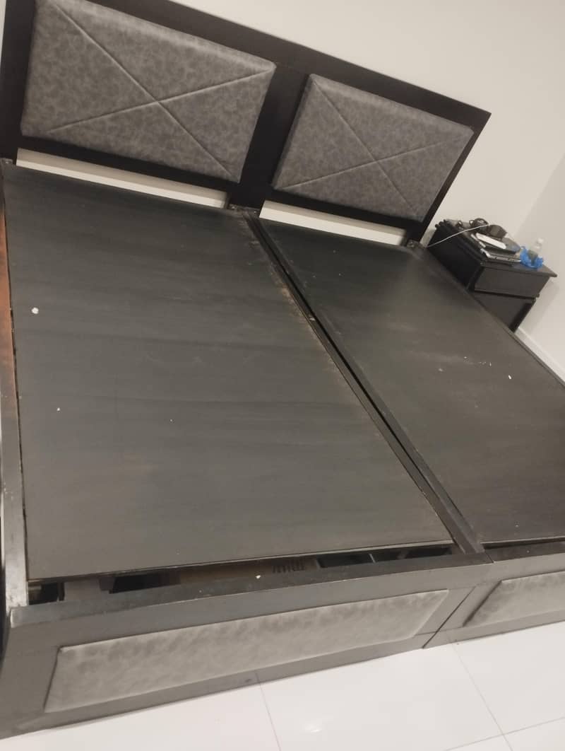 Selling two single solid wood beds 5