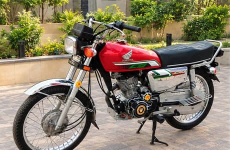 Lush Like New Red Honda Bike 125