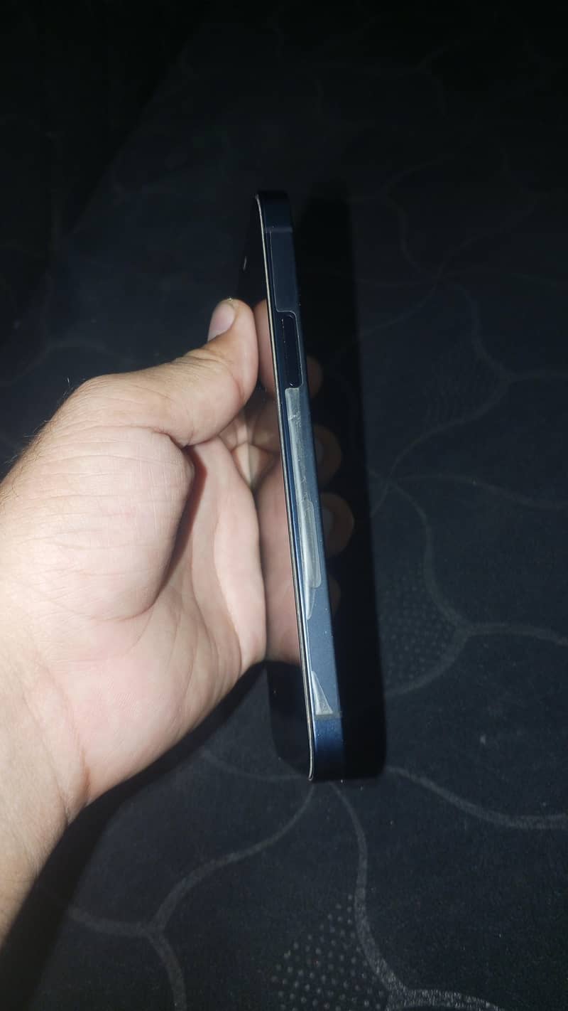 Apple iPhone 12 - Mobile Phones - 1120808918