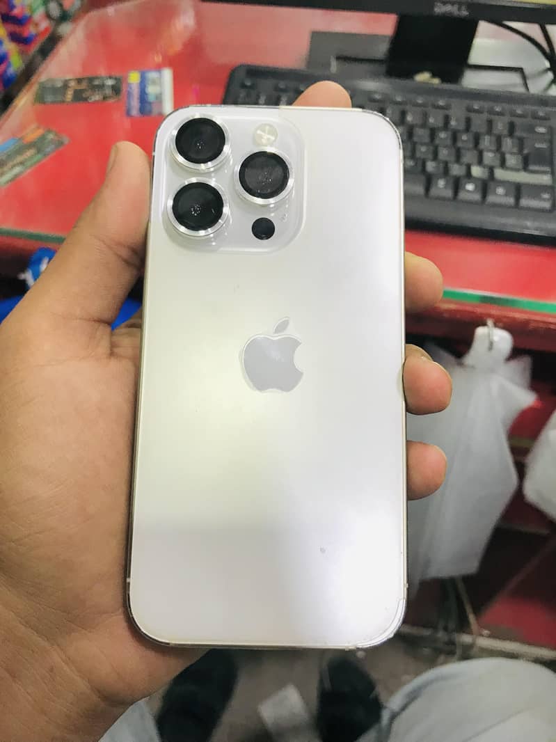 Apple iPhone 14 Pro 1