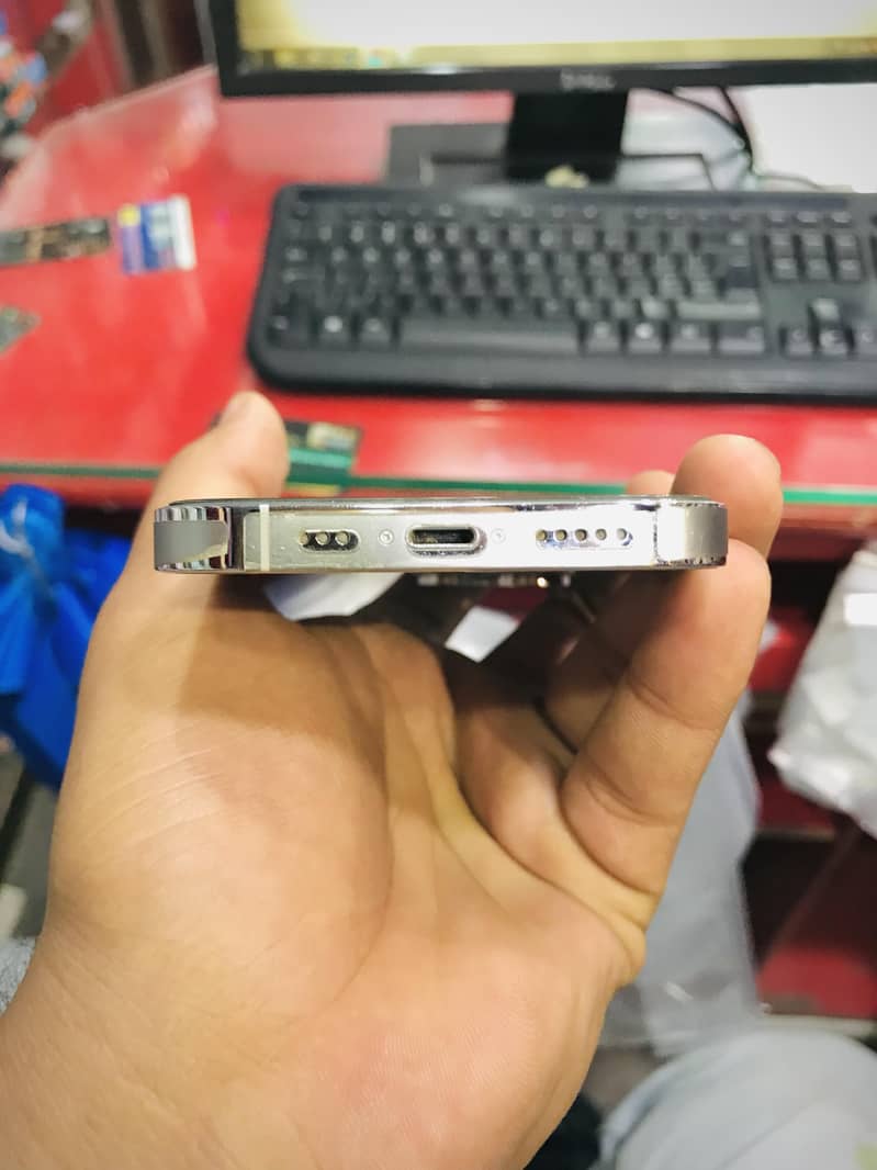 Apple iPhone 14 Pro 3