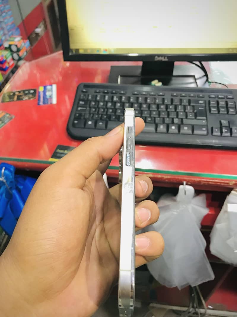 Apple iPhone 14 Pro 4