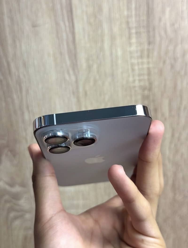 Apple iPhone 14 Pro Max 3