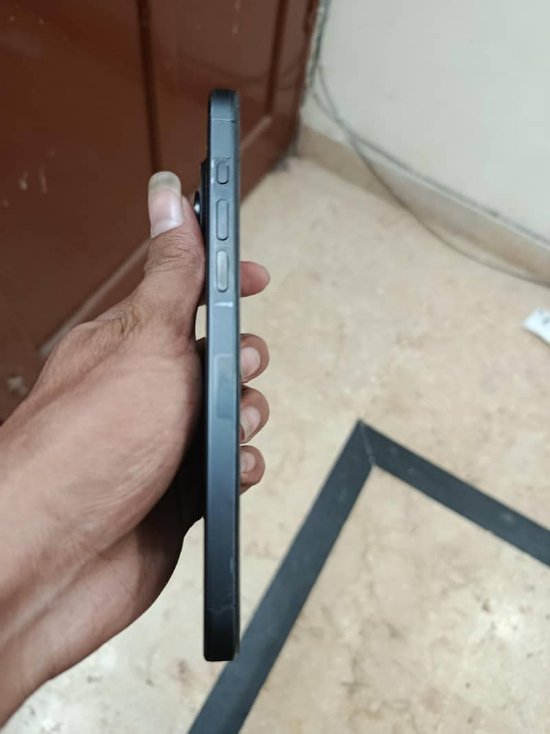 Apple iPhone 15 Pro Max 1