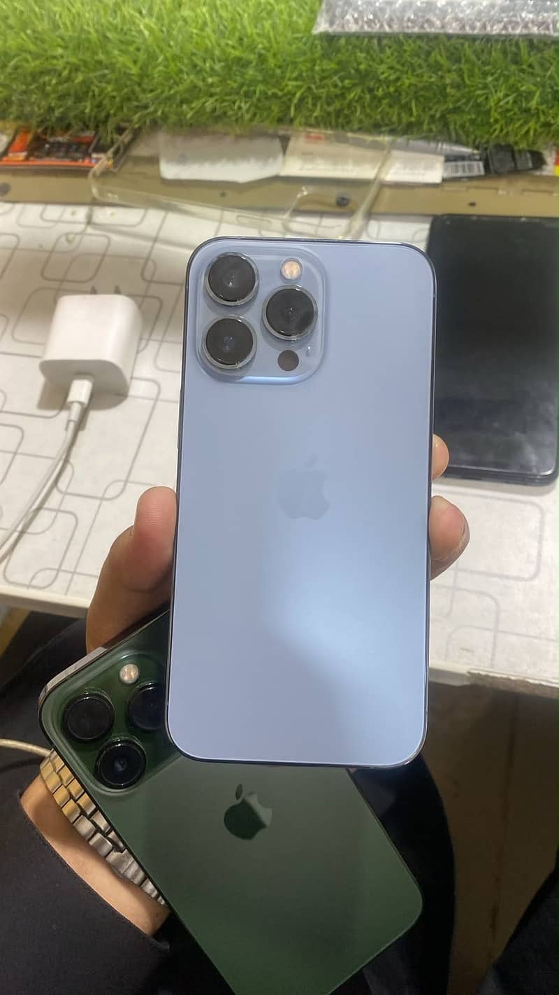 Apple iPhone 13 Pro 1