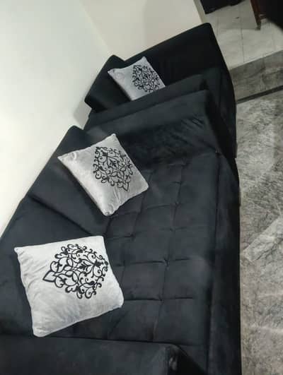 3-2-1 sofa set in good condition, only used for 1 year