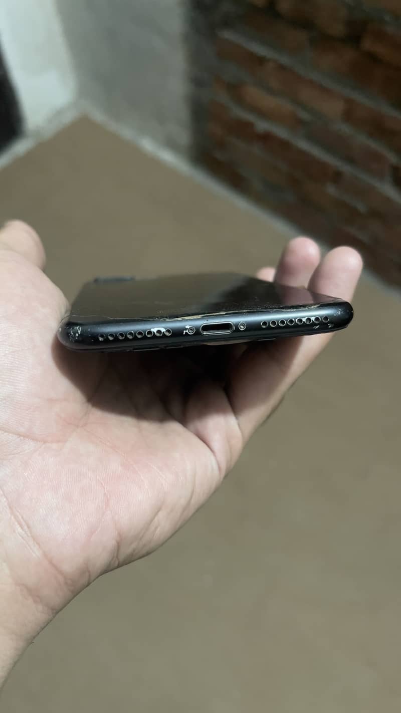 Apple iPhone 7 Plus 0