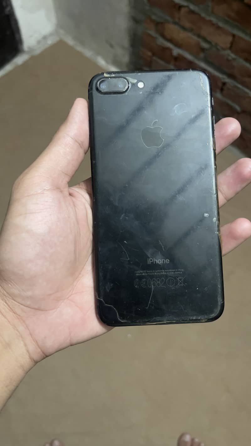 Apple iPhone 7 Plus 2