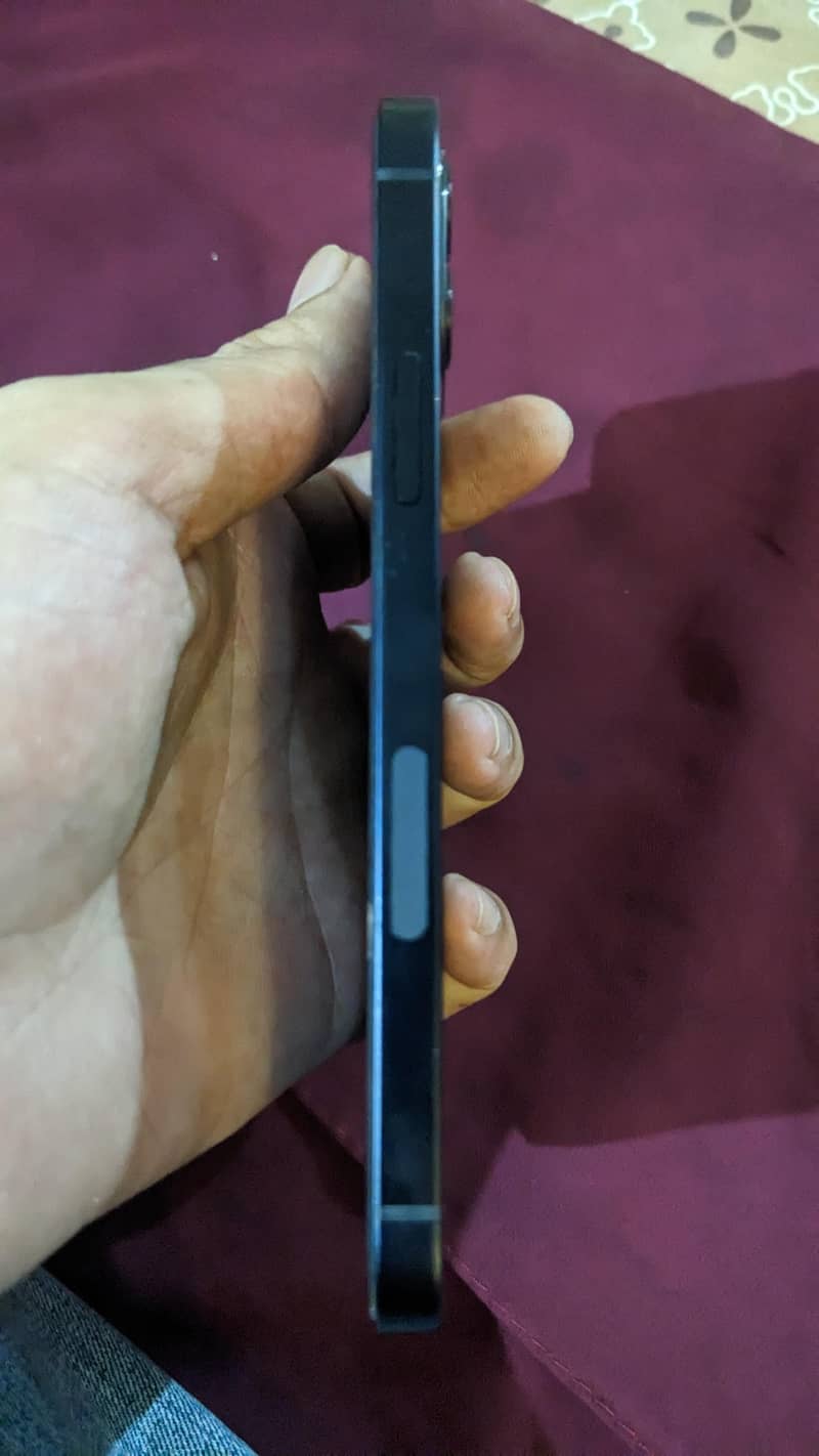 Apple iPhone 12 3