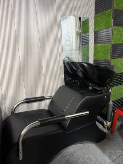 saloon unite for sale