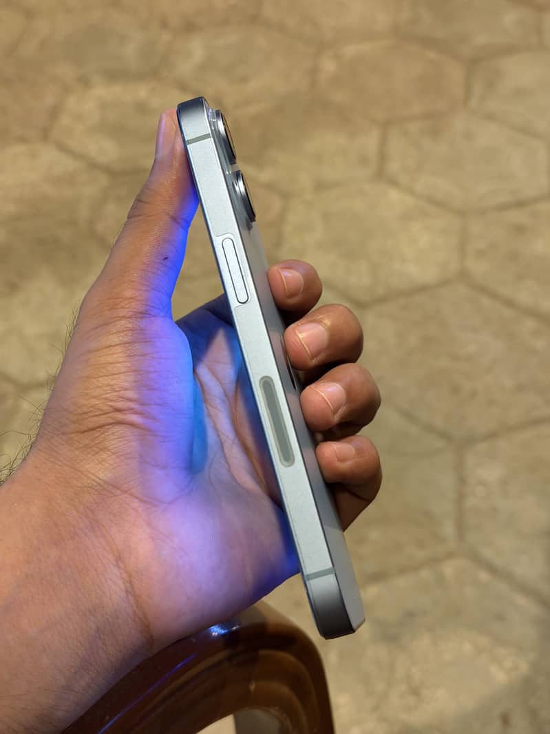 Apple iPhone 14 3