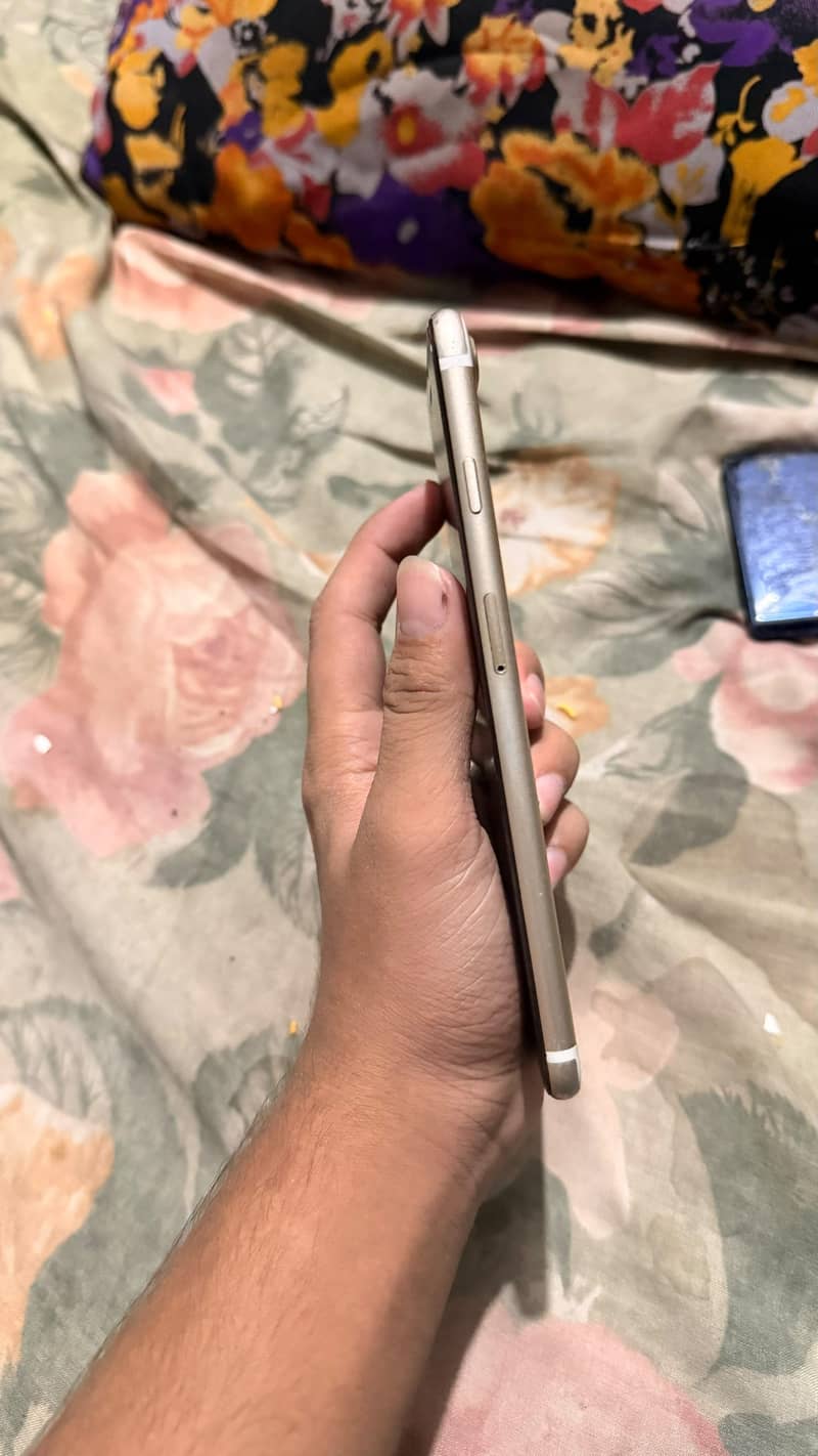 Apple iPhone 7 Plus 3