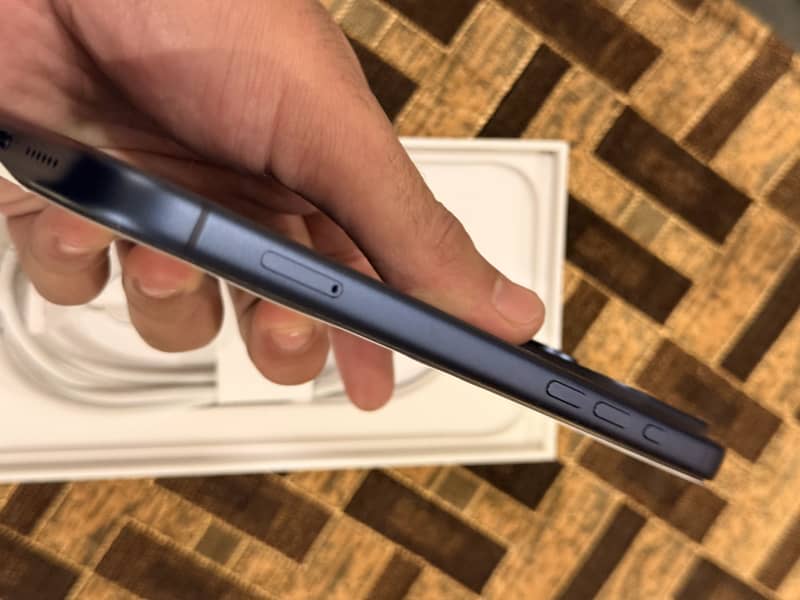 Apple iPhone 17 Pro Max 2