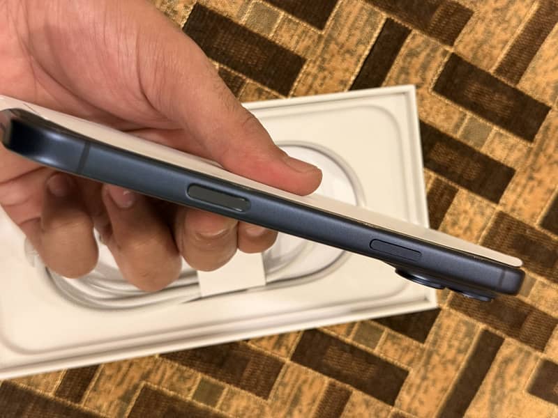 Apple iPhone 17 Pro Max 3