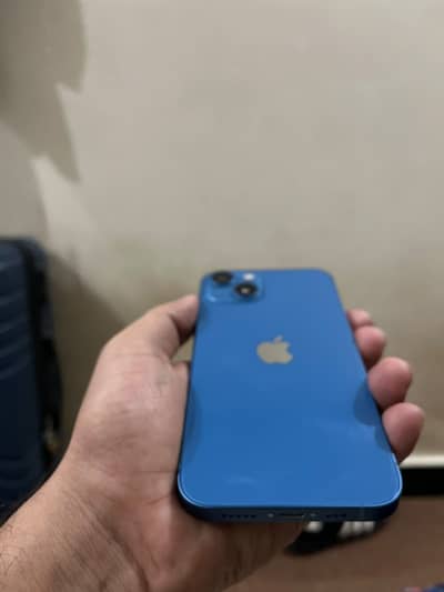 Apple iPhone 13