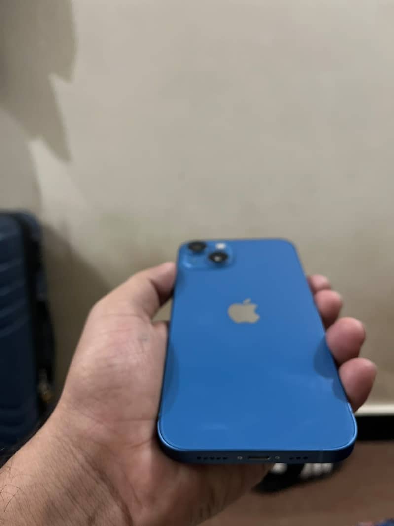 Apple iPhone 13 0