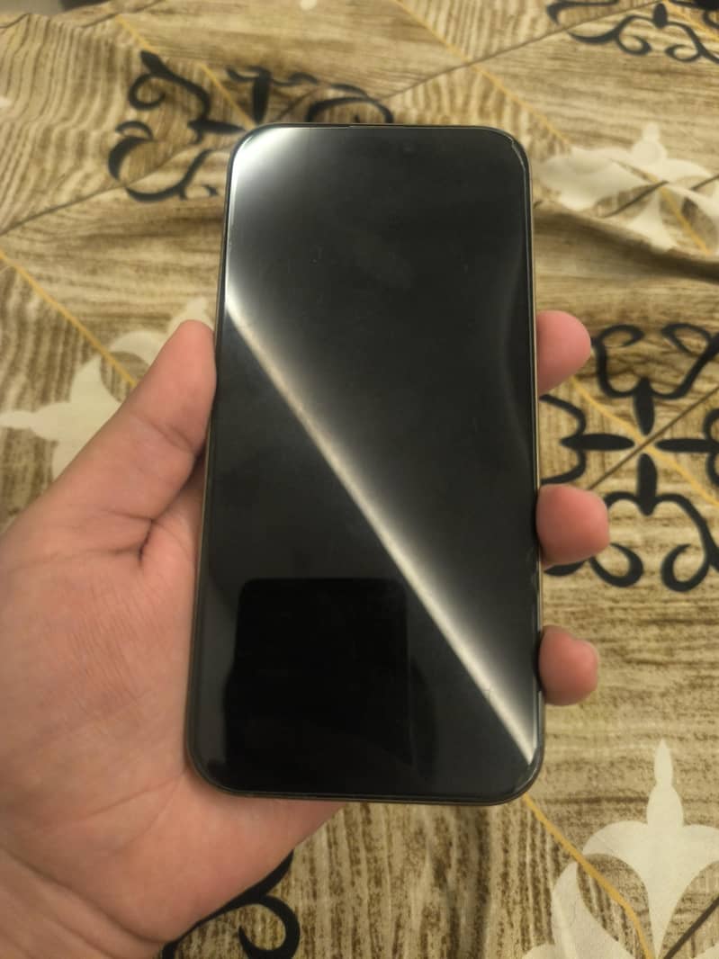 Apple iPhone 16 Pro Max 2