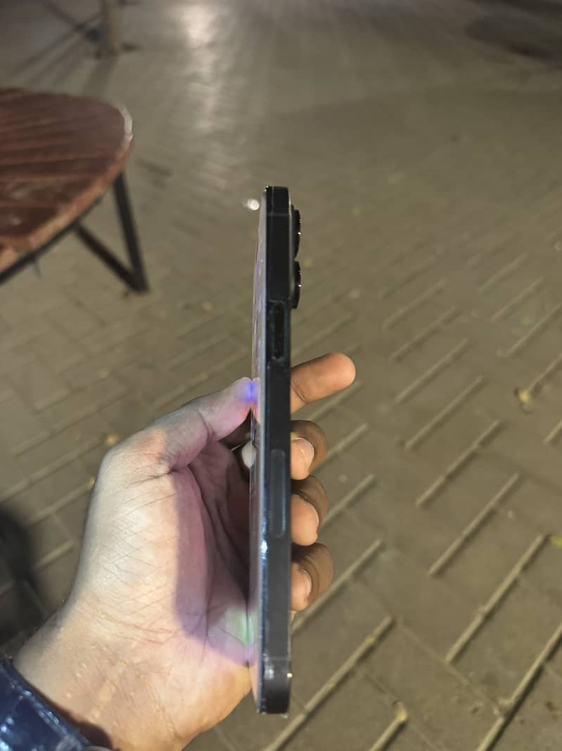 Apple iPhone 14 Pro Max 2