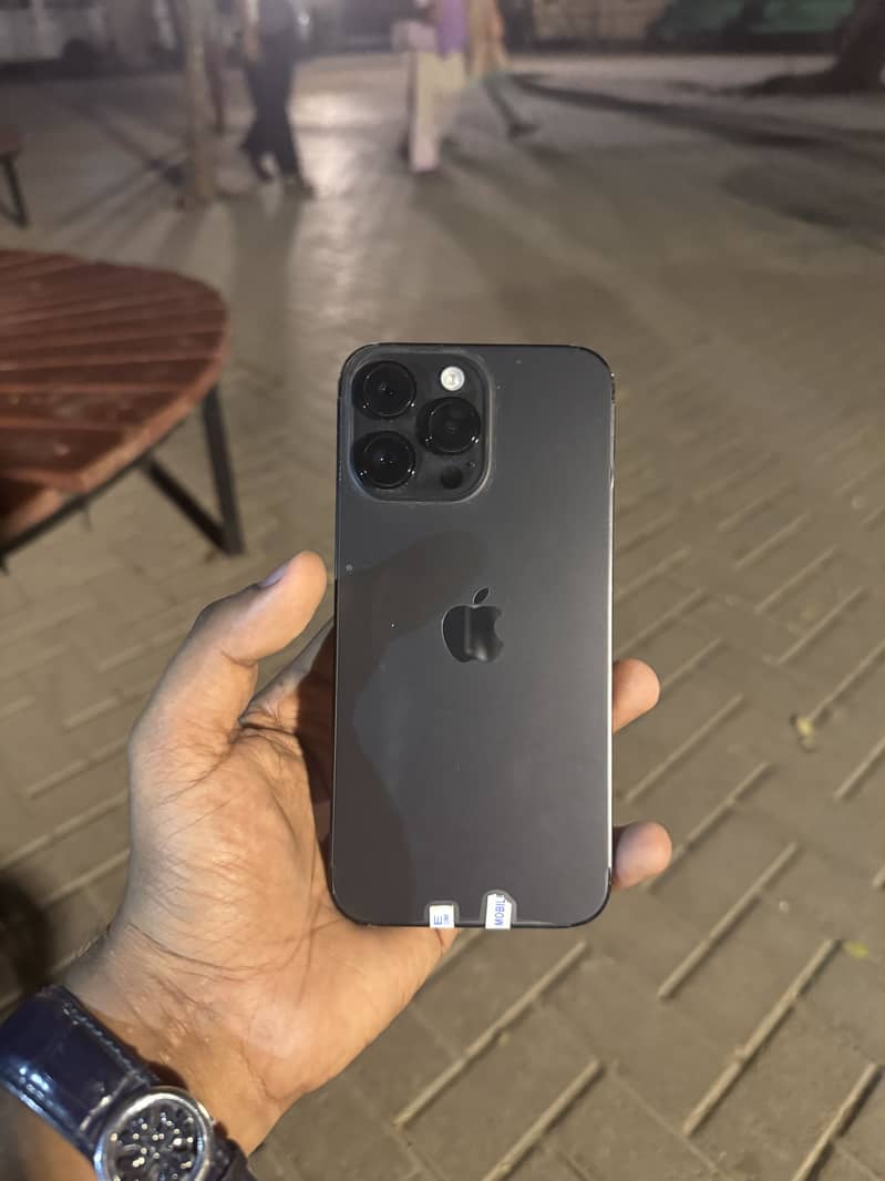 Apple iPhone 14 Pro Max 4