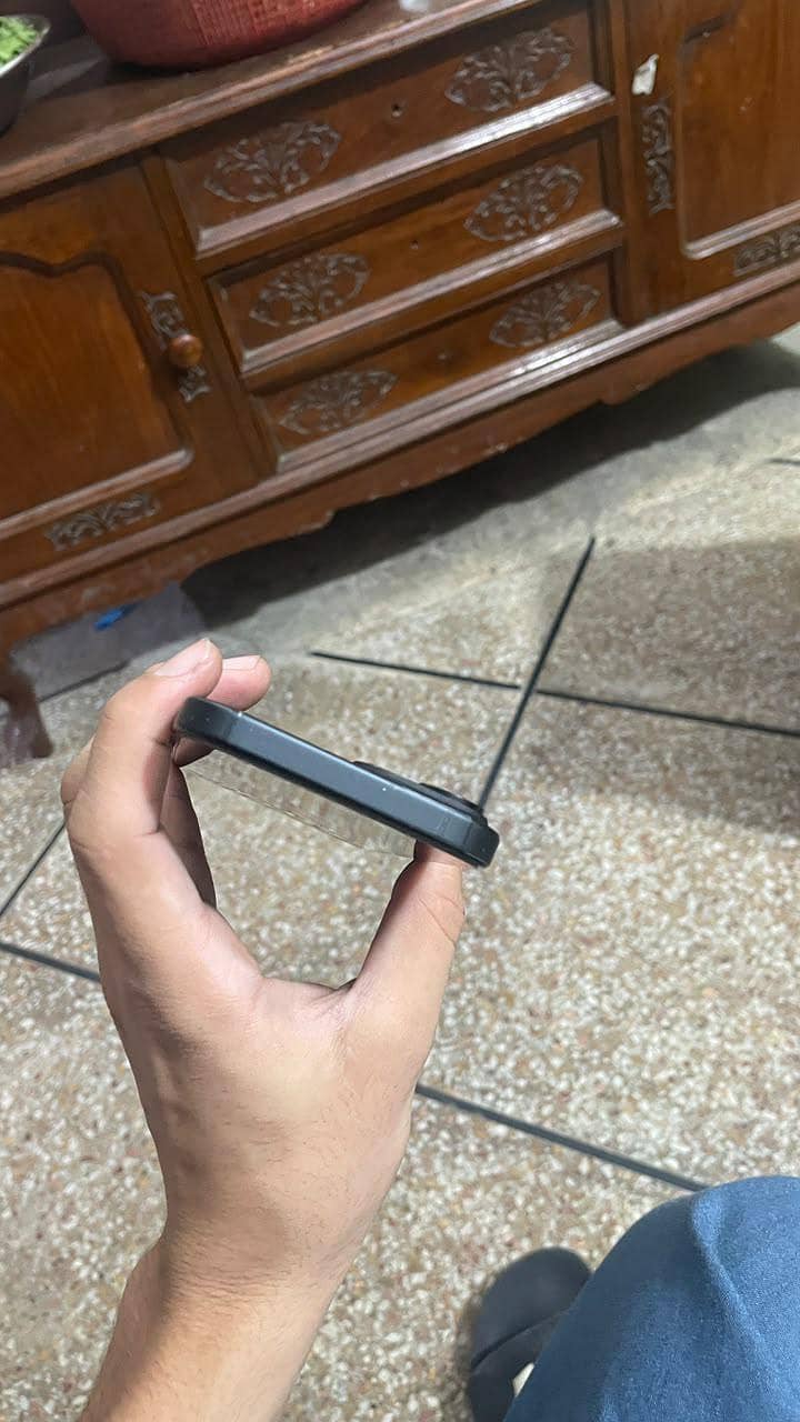 Apple iPhone 15 2