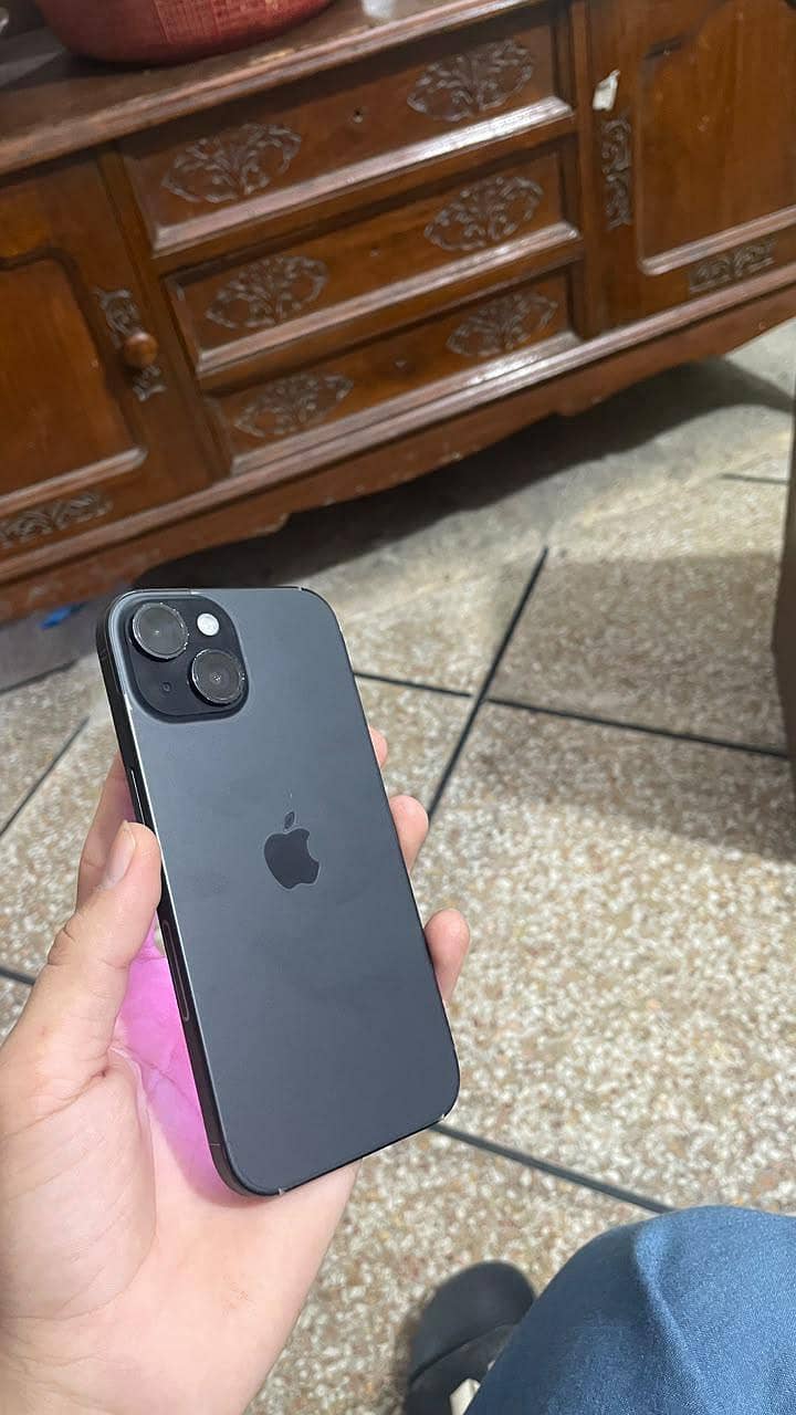 Apple iPhone 15 4