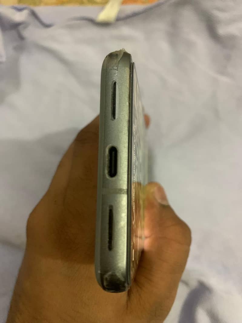 Google Pixel 8 2