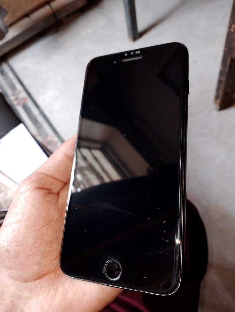 Apple iPhone 7 Plus 3