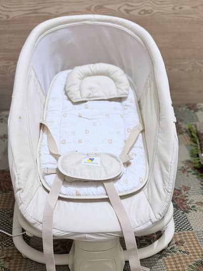Mastela 4 in 1 Electric Baby Swing / Bassinet