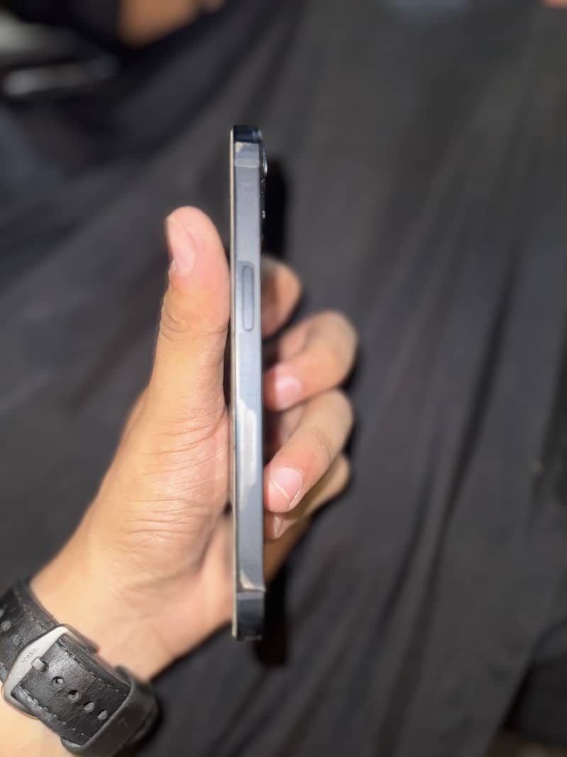 Apple iPhone 13 4
