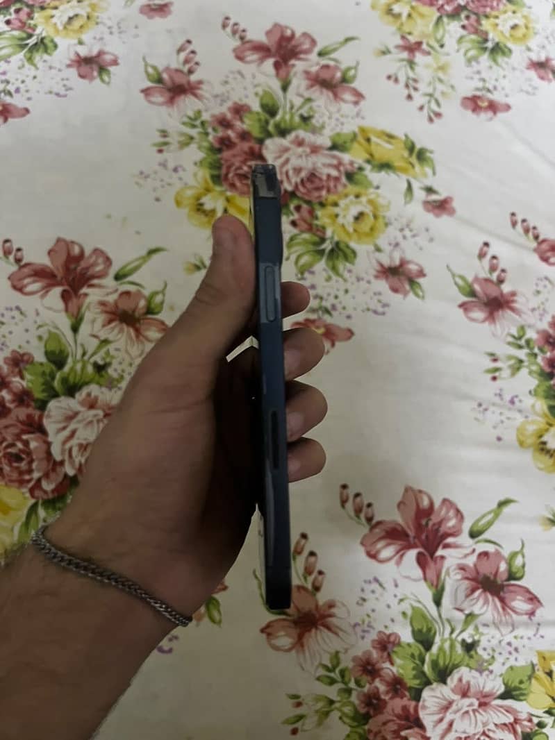 Apple iPhone 12 Pro jv 0