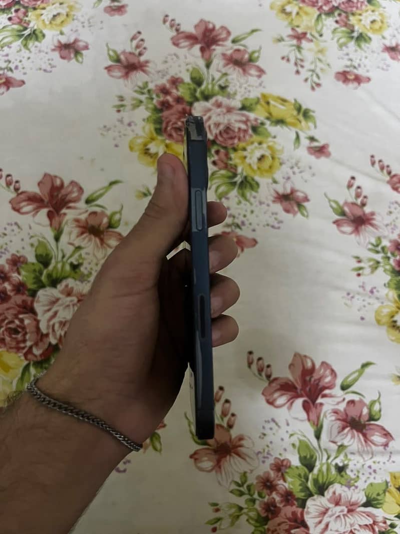 Apple iPhone 12 Pro jv 1