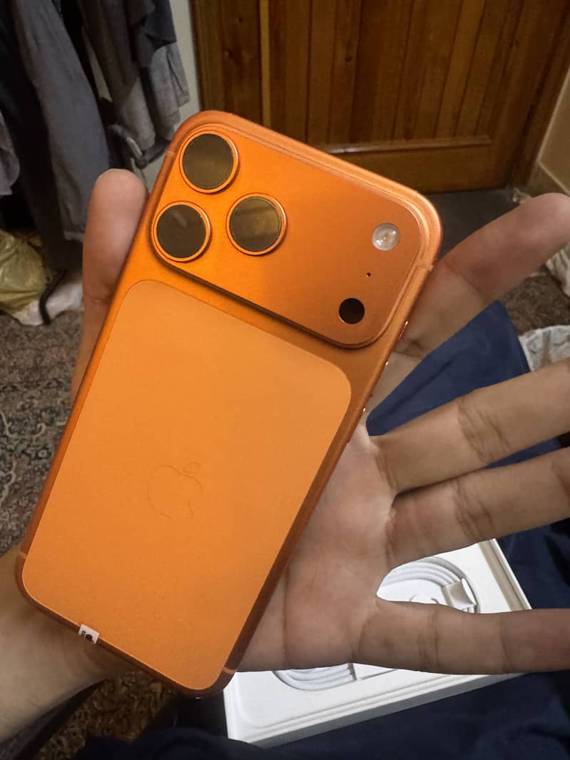 Apple iPhone 17 Pro Max 1