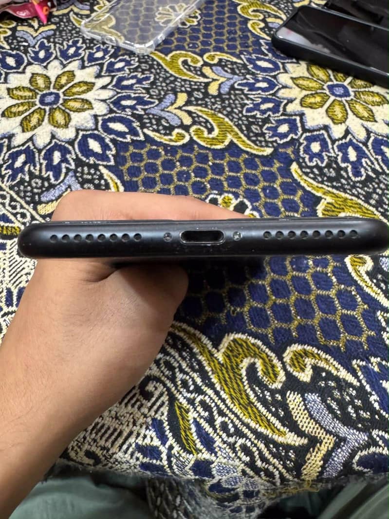 Apple iPhone 7 Plus 4
