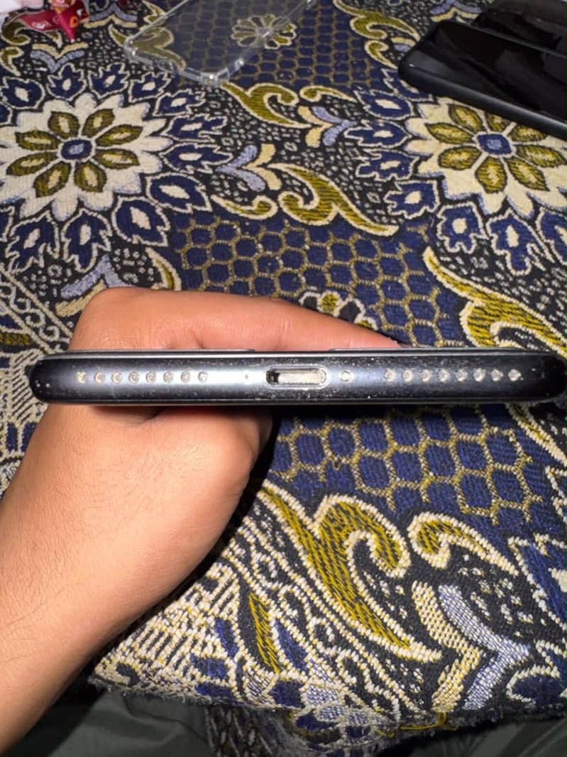 Apple iPhone 7 Plus 5