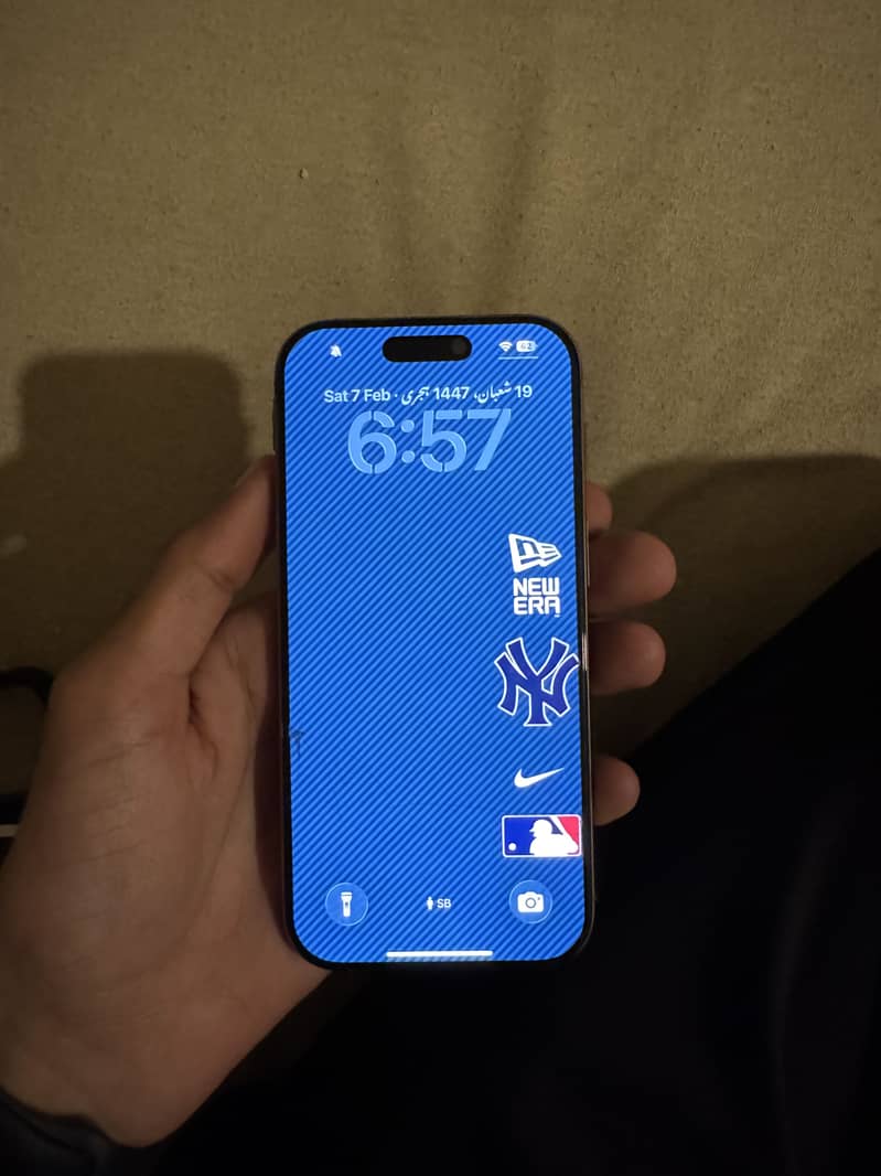 Apple iPhone 16 Pro 0